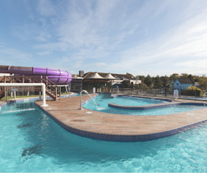 Outdoor lazy river